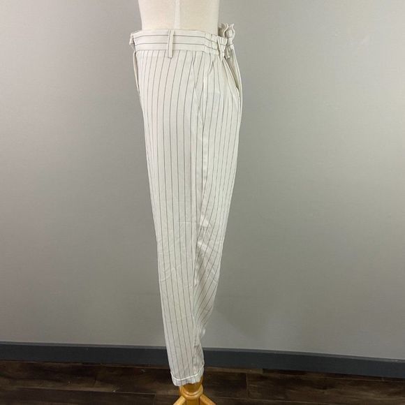 RENUAR White & Black Pinstriped Cropped Pants - Picture 4 of 9